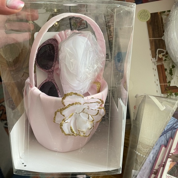NWT Flower Girl Basket Set - Picture 2 of 3